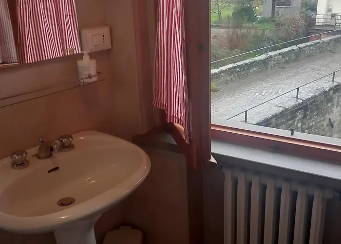 Couette-café Del Ponte 3*